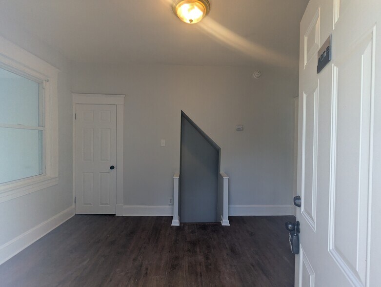 Building Photo - 5504 Carville Ave