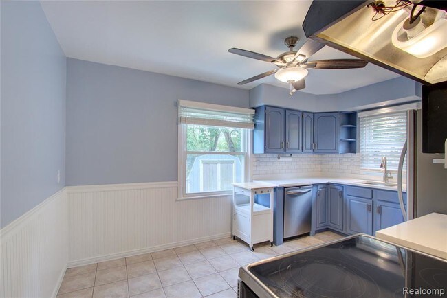 Building Photo - 249 S Chocolay Ave