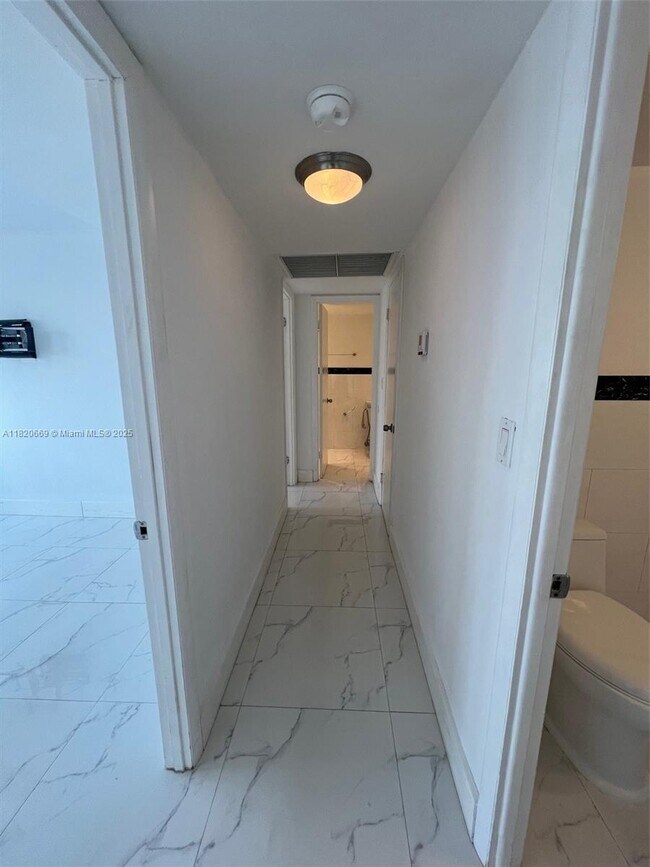Building Photo - 5838 Collins Ave