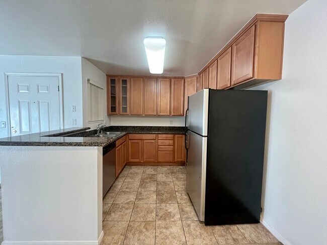 Building Photo - Charming 1 bedroom, 1 bathroom condo in Sacramento