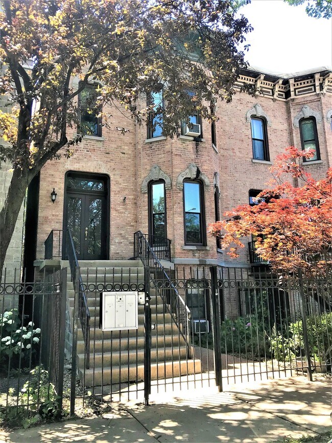 Primary Photo - 750 S Oakley Blvd