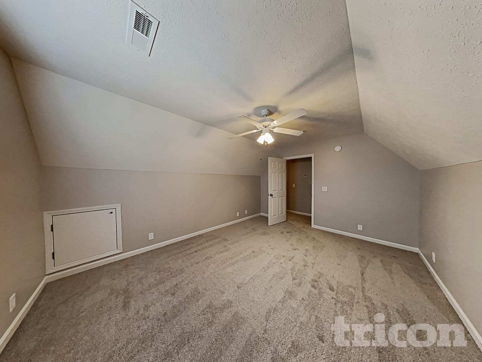 Building Photo - 5013 Claude Dr