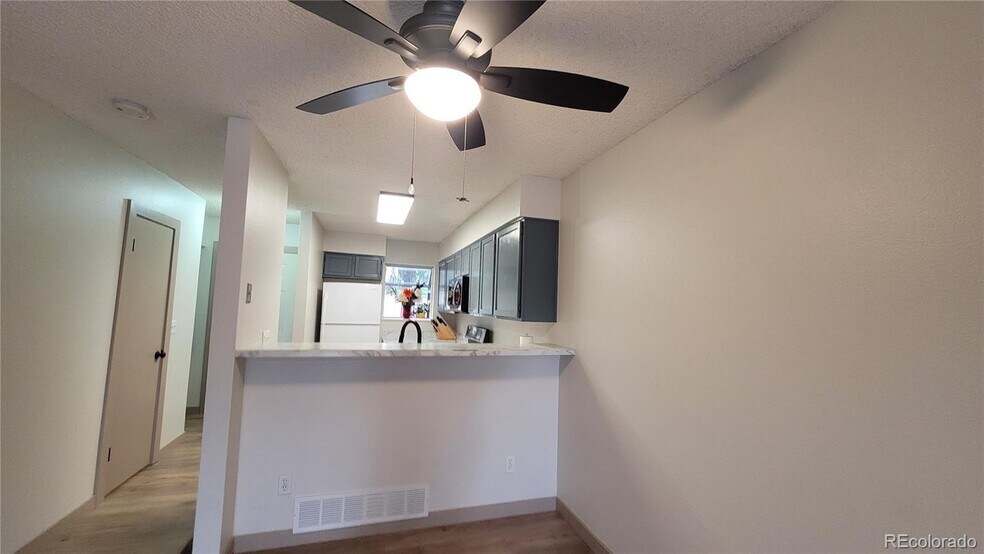 Building Photo - 1818 S Quebec Way
