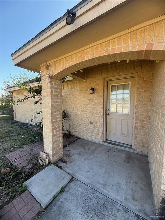 Building Photo - 18 Circle Dr