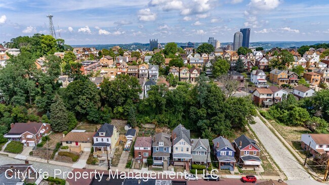 Building Photo - 3 br, 1.5 bath House - 225 Ruxton Street