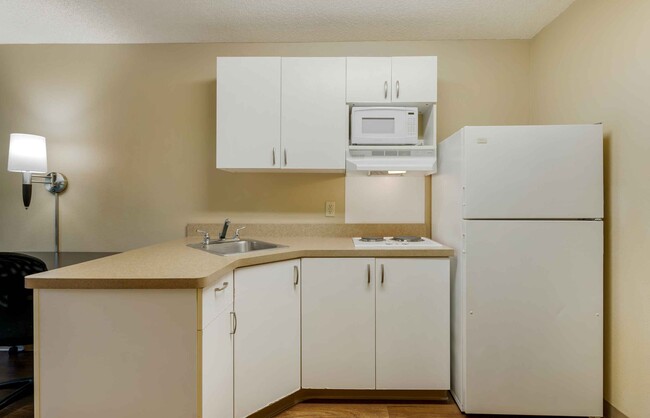 Building Photo - Furnished Studio-San Jose - Santa Clara