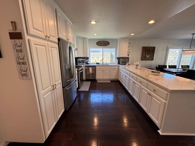 Building Photo - 11686 Mindanao St