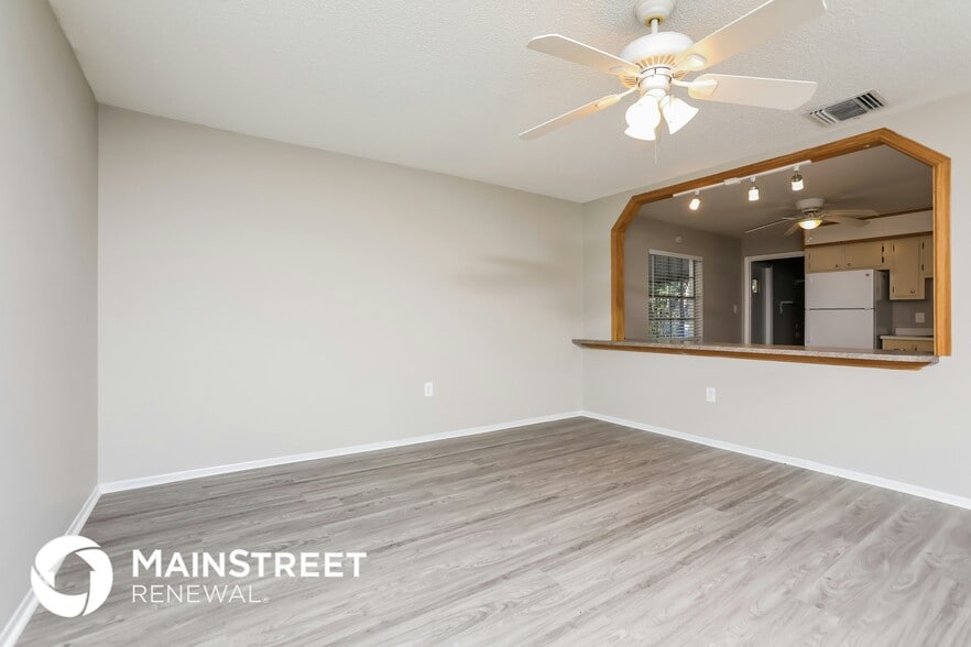 Building Photo - 818 Wedgewood Dr