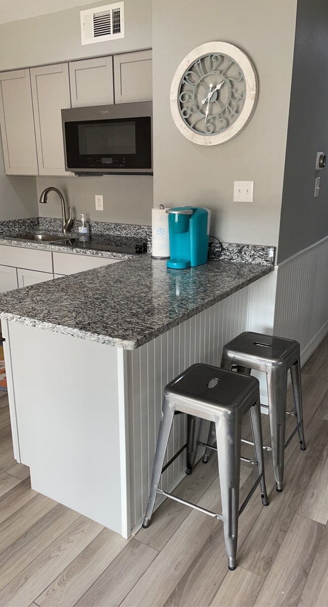 Building Photo - 3938 Surfside Blvd