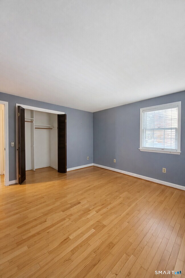 Building Photo - 12 Hilltop Dr