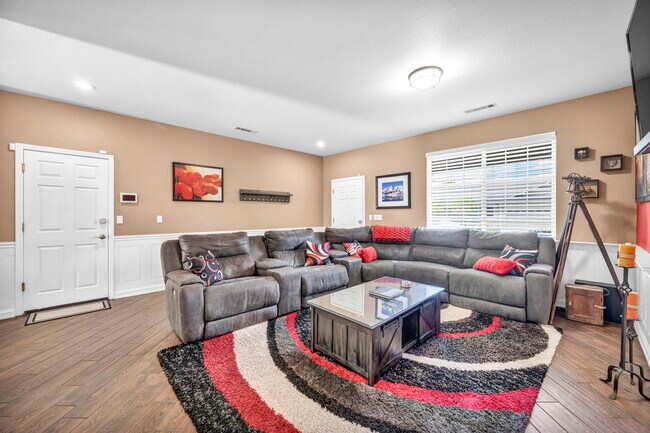 Building Photo - 6015 Stillmeadow Dr