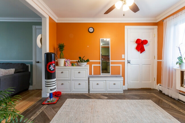 Building Photo - 2440 River Rd