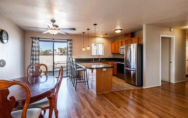 Building Photo - 1097 Sahuaro Dr