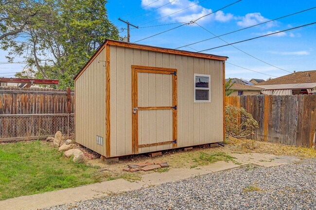 Building Photo - 3560 Glencoe St