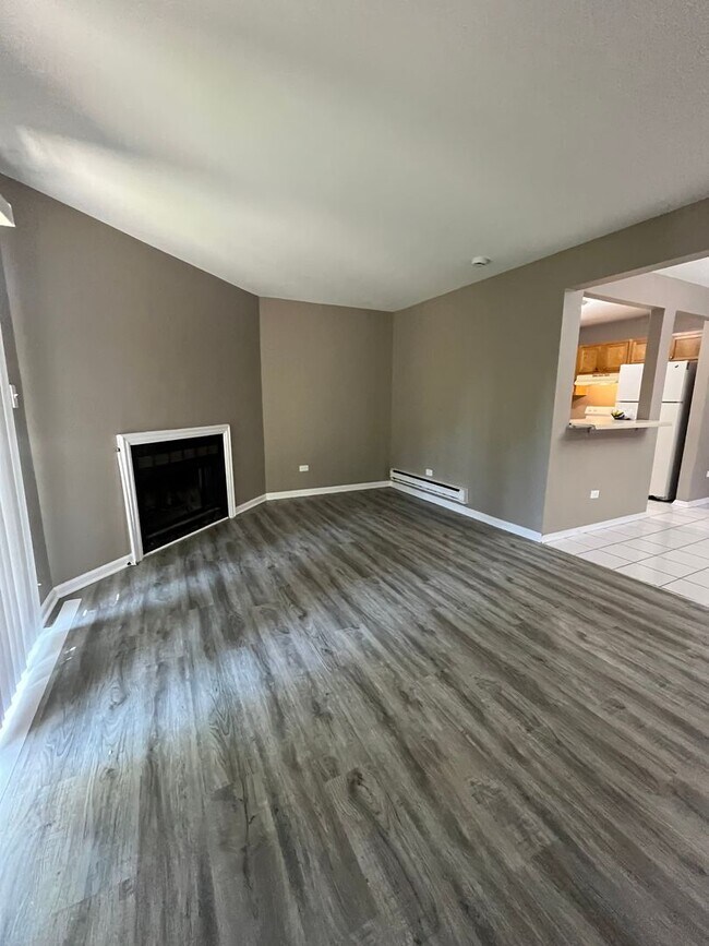 Building Photo - 526 E Spruce Dr