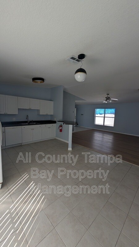 Building Photo - 1716 W Flora St