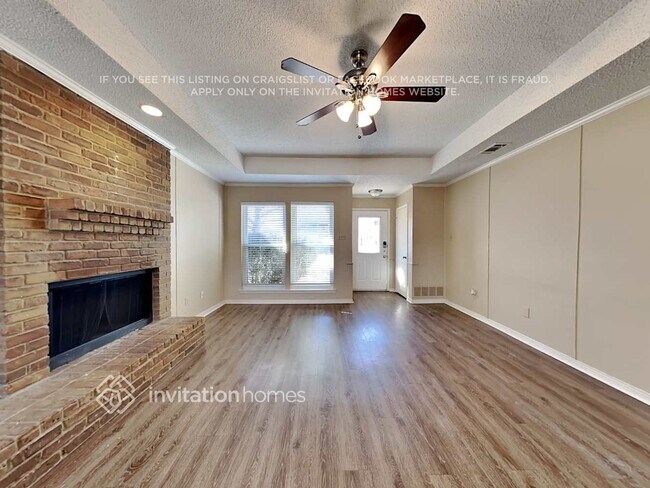 Building Photo - 525 E Jay Ct