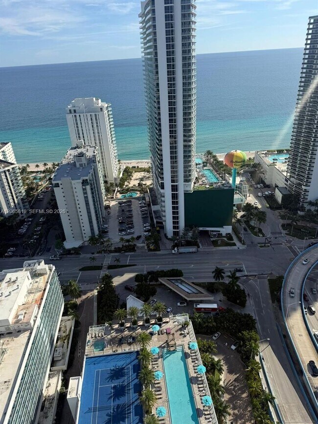 Building Photo - 4010 S Ocean Dr