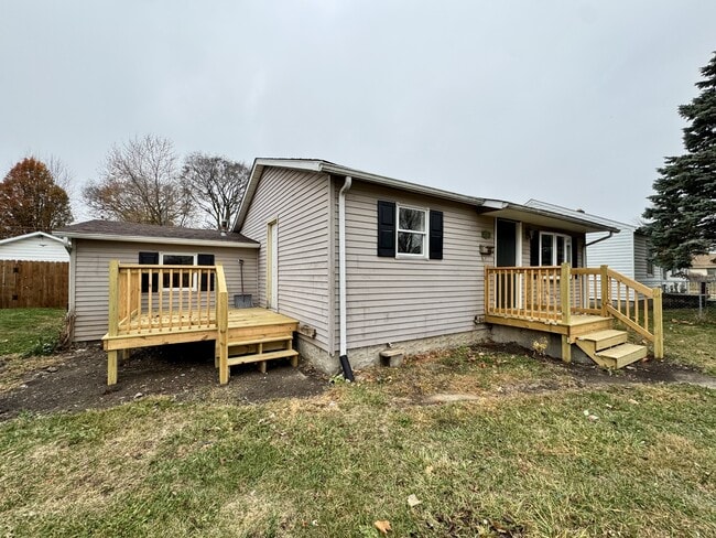 Building Photo - 1419 N Purdum St