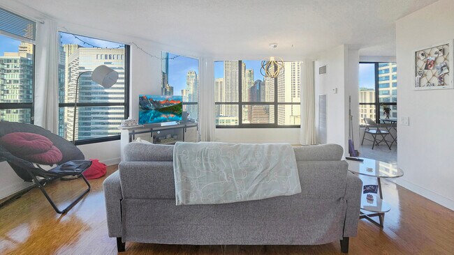 Building Photo - 405 N Wabash Ave