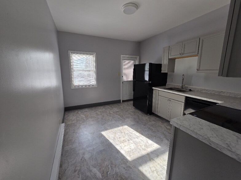 Building Photo - 32 N Earl St