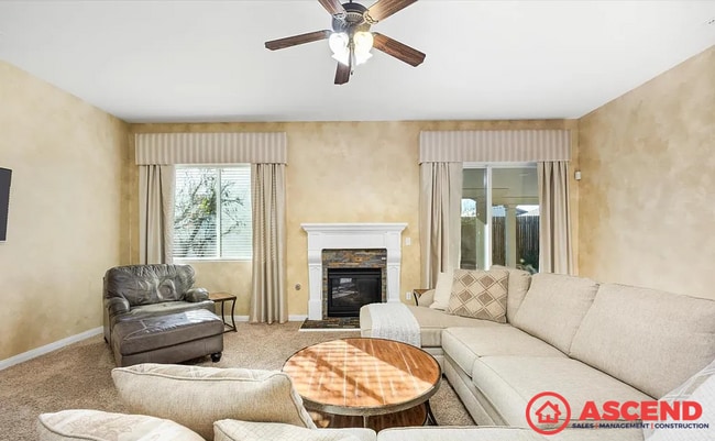 Building Photo - 5 Bedroom | 3 Bathroom House — Bakersfield (93314)