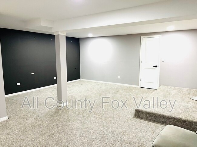 Building Photo - 2080 Mark Cir