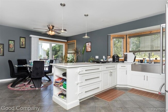 Building Photo - 30384 Castleford Ct