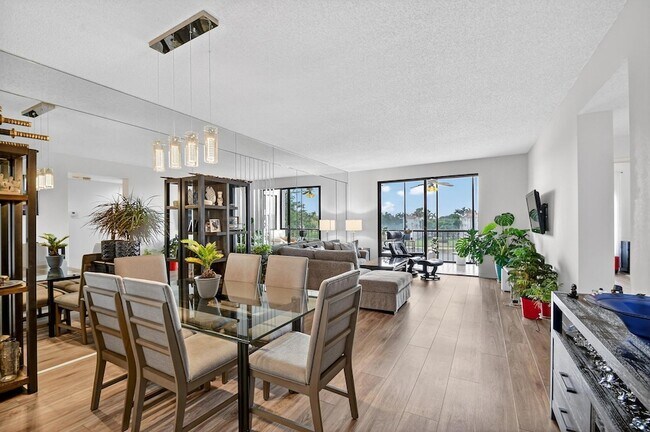 Building Photo - 6193 Pointe Regal Cir