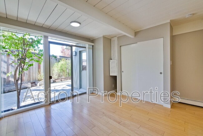 Building Photo - 3733 Carlson Cir