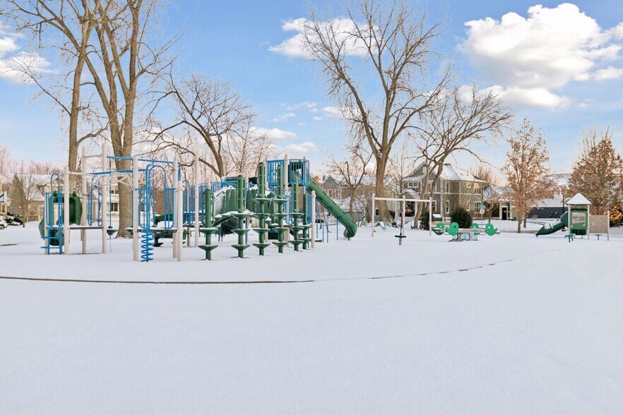 Building Photo - 14246 Garden Way N