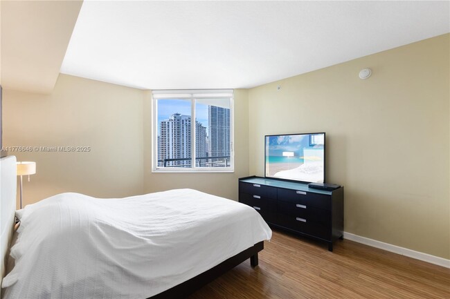 Building Photo - 335 S Biscayne Blvd