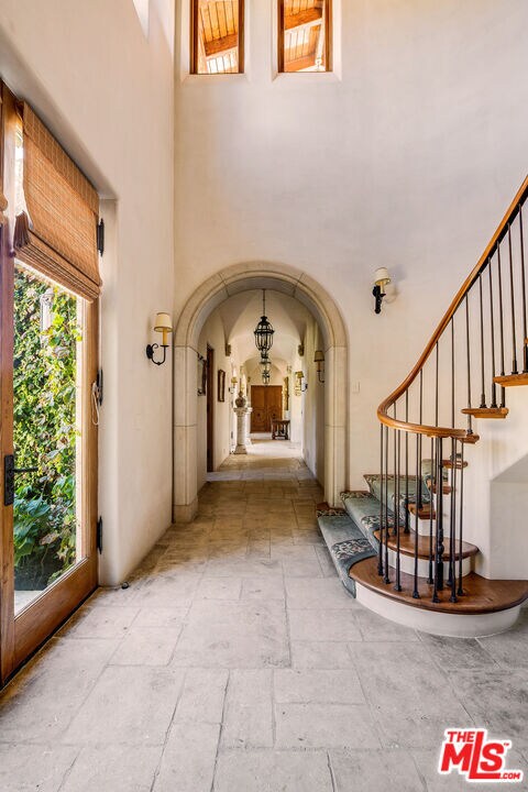 Building Photo - 1550 Amalfi Dr