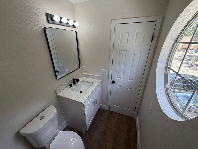 Building Photo - 11114 Essex Ridge Ct