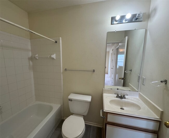 Building Photo - 8930 Aspen Pl Dr