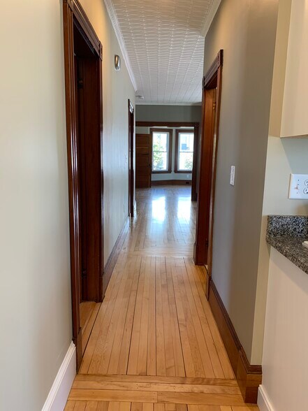 Building Photo - 15 Orchard St