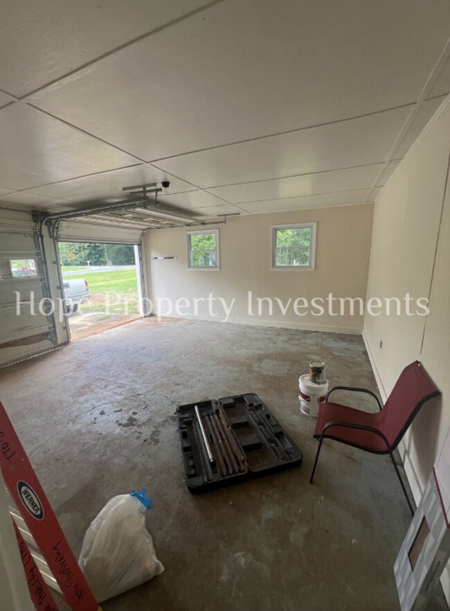Building Photo - 69 Belleau Woods Dr