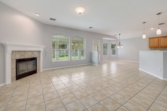 Building Photo - Avery Ranch Dime!