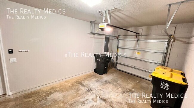 Building Photo - 413 Legacy Lp