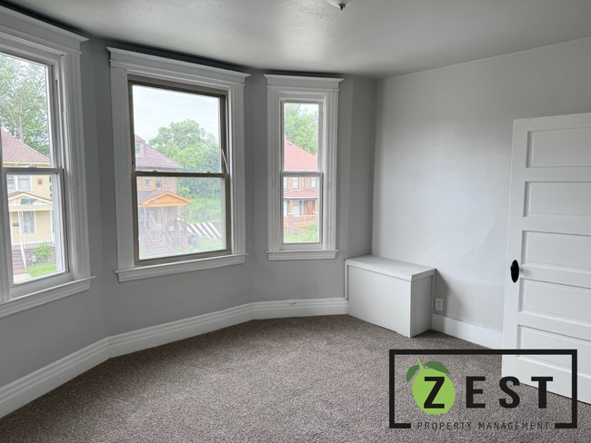 Building Photo - Beautifully Remodeled Home!