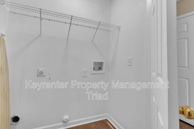 Building Photo - 3111 Alder Way