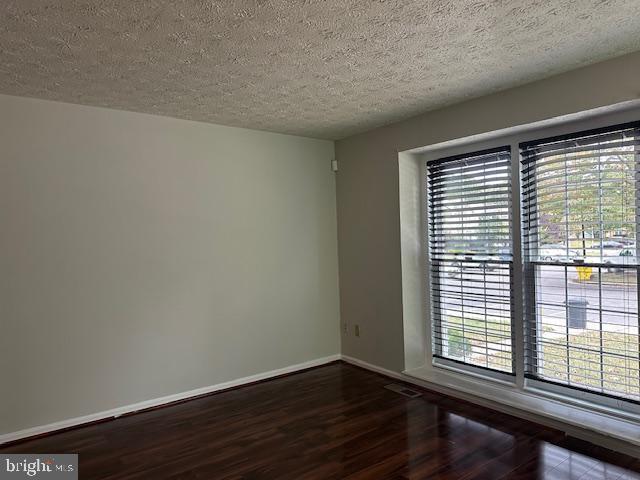 Building Photo - 2166 Commissary Cir