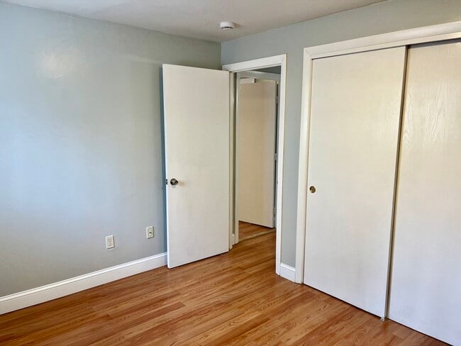 Building Photo - 225 Danforth St