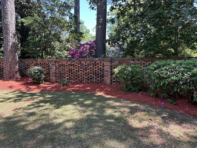 Building Photo - 902 Wilcox Ave