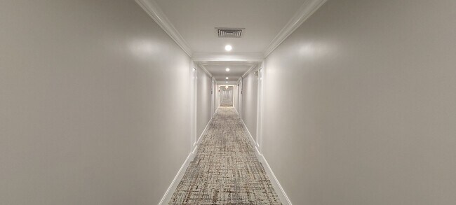 Building Photo - Large 2bd/2bath with Garage parking! Steps to Commuter Rail!