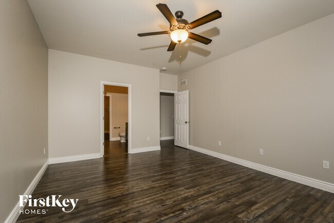 Building Photo - 2357 Banon Dr