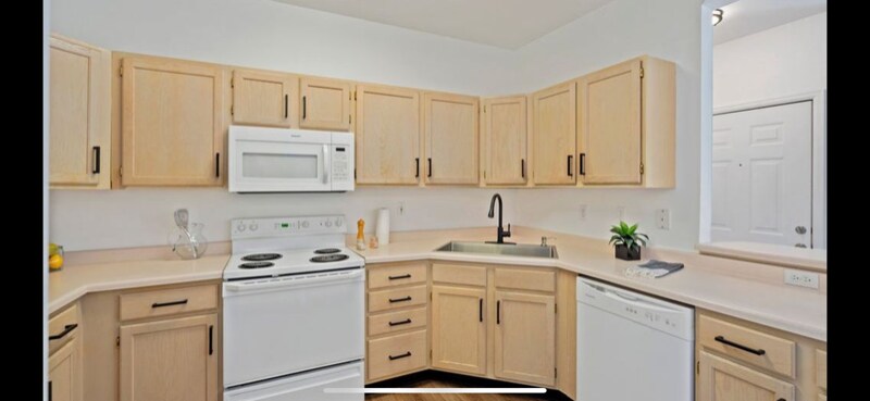 Building Photo - 4545 Wheaton Dr