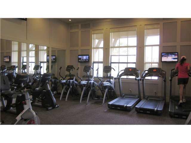 Building Photo - 2950 St Thomas Dr