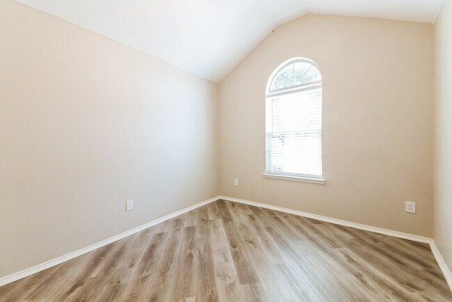 Building Photo - 2945 Stockton St