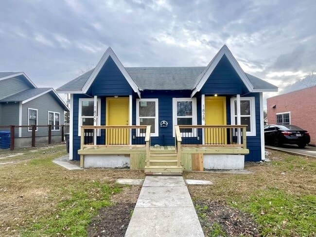 Building Photo - 1828 Texas Ave